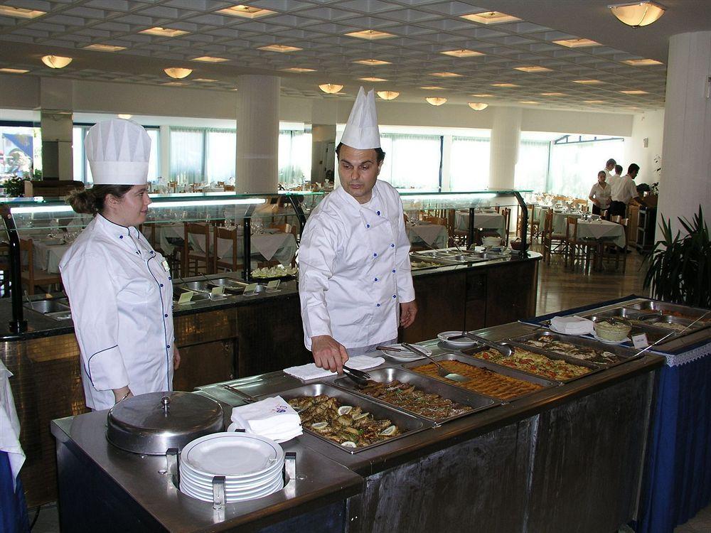 Argile Resort Mantzavináta Restaurante foto